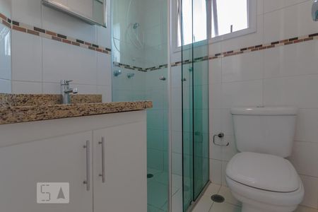 Banheiro de apartamento para alugar com 2 quartos, 69m² em Loteamento Mogilar, Mogi das Cruzes