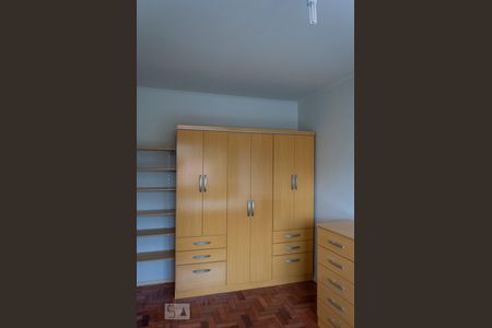 Quarto 1 de apartamento para alugar com 2 quartos, 63m² em São José, Porto Alegre