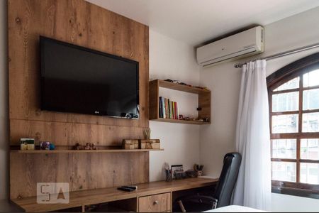 Suíte de casa à venda com 3 quartos, 125m² em Vila Basileia, São Paulo