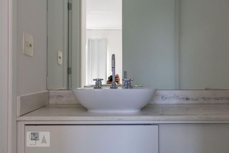 Suíte - Banheiro de apartamento para alugar com 1 quarto, 43m² em Melville Empresarial Ii, Barueri