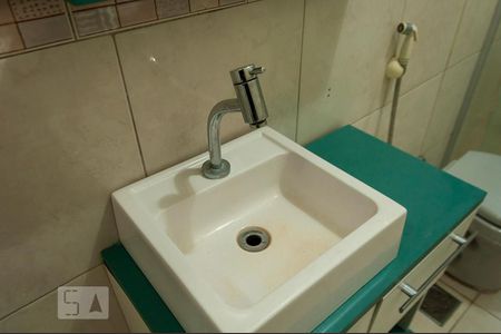 Banheiro de apartamento para alugar com 1 quarto, 42m² em Santana, Porto Alegre