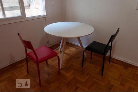 Sala de apartamento para alugar com 1 quarto, 42m² em Santana, Porto Alegre