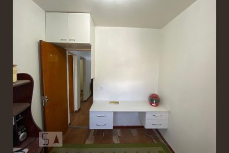 Quarto de apartamento para alugar com 3 quartos, 60m² em Estoril, Belo Horizonte