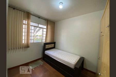 Quarto de apartamento para alugar com 3 quartos, 60m² em Estoril, Belo Horizonte