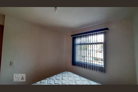 Quarto 1 de apartamento para alugar com 3 quartos, 54m² em Pinheirinho, Curitiba