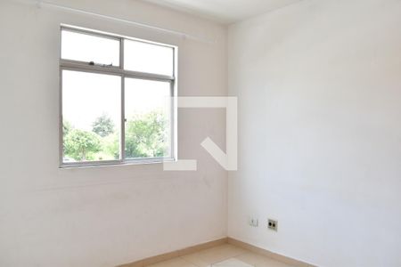 Quarto 1 de apartamento para alugar com 3 quartos, 54m² em Pinheirinho, Curitiba