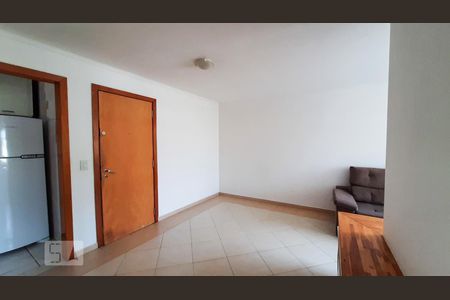 Sala de apartamento para alugar com 3 quartos, 54m² em Pinheirinho, Curitiba