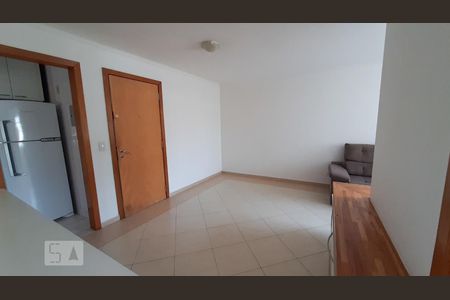 Sala de apartamento para alugar com 3 quartos, 54m² em Pinheirinho, Curitiba