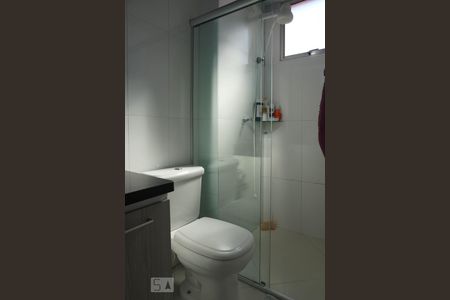 Banheiro de apartamento à venda com 2 quartos, 50m² em Vila Carmosina, São Paulo