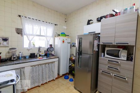 Casa à venda com 600m², 7 quartos e 2 vagas Casa à venda com 600m², 7 quartos e 2 vagasCozinha 4