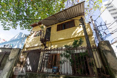 Casa à venda com 600m², 7 quartos e 2 vagas Casa à venda com 600m², 7 quartos e 2 vagasFachada