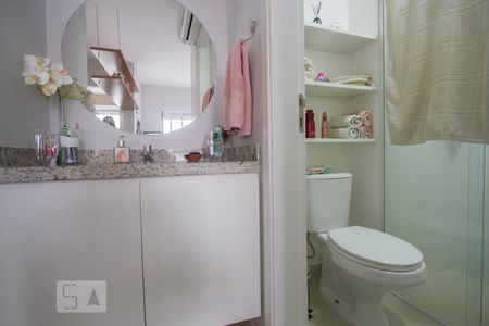 Banheiro de kitnet/studio para alugar com 1 quarto, 35m² em Santo Amaro, São Paulo