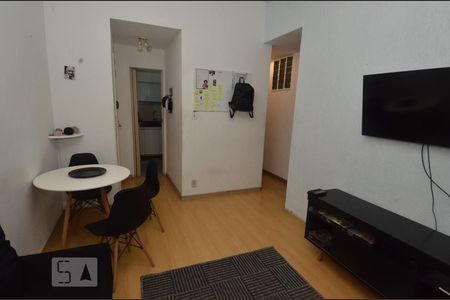 Sala de apartamento para alugar com 2 quartos, 65m² em Copacabana, Rio de Janeiro