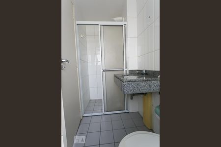 Banheiro de kitnet/studio para alugar com 1 quarto, 32m² em Vila Andrade, São Paulo