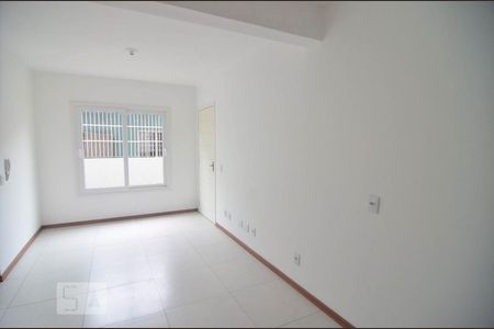 Sala de casa de condomínio para alugar com 2 quartos, 89m² em Centro, Canoas