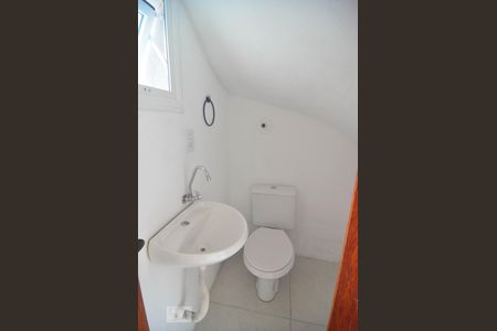 Lavabo de casa de condomínio para alugar com 2 quartos, 89m² em Centro, Canoas