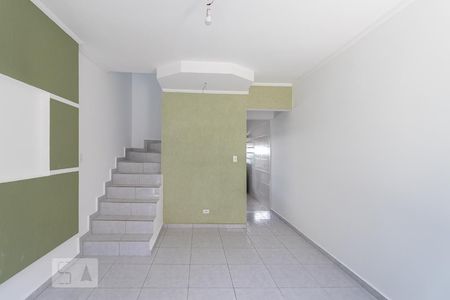 Sala de casa de condomínio para alugar com 2 quartos, 168m² em Vila Domitila, São Paulo