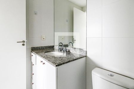 Banheiro de apartamento para alugar com 1 quarto, 31m² em Santo Amaro, São Paulo