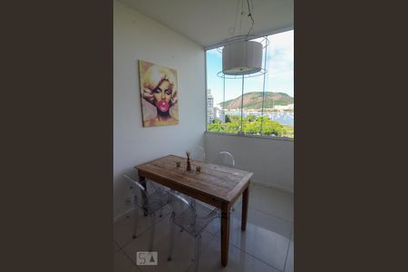 Sala de apartamento à venda com 2 quartos, 80m² em Botafogo, Rio de Janeiro