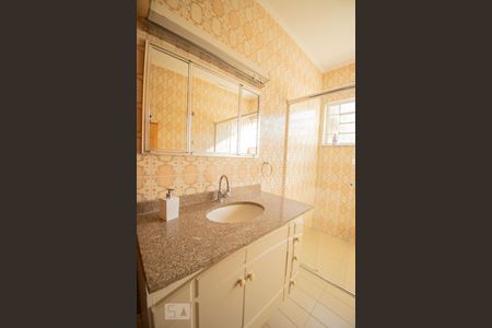 banheiro de casa à venda com 2 quartos, 150m² em Vila Pompéia, Campinas