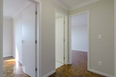 Corredor de apartamento para alugar com 3 quartos, 121m² em Liberdade, São Paulo