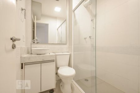 Banheiro de apartamento para alugar com 1 quarto, 25m² em República, São Paulo