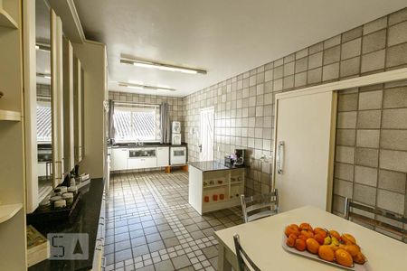 Cozinha de casa à venda com 4 quartos, 1200m² em Vila Nova, Porto Alegre