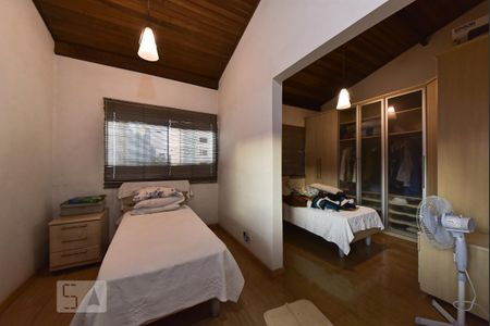 Casa para alugar com 550m², 4 quartos e 6 vagas Casa para alugar com 550m², 4 quartos e 6 vagasSuíte 2