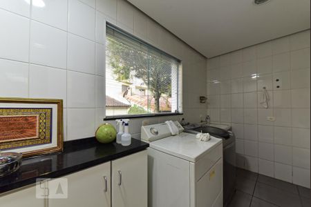 Casa para alugar com 550m², 4 quartos e 6 vagas Casa para alugar com 550m², 4 quartos e 6 vagasÁrea de Serviço