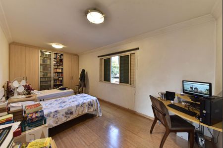 Casa para alugar com 550m², 4 quartos e 6 vagas Casa para alugar com 550m², 4 quartos e 6 vagasSuíte 1