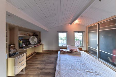 Casa para alugar com 550m², 4 quartos e 6 vagas Casa para alugar com 550m², 4 quartos e 6 vagasSótão