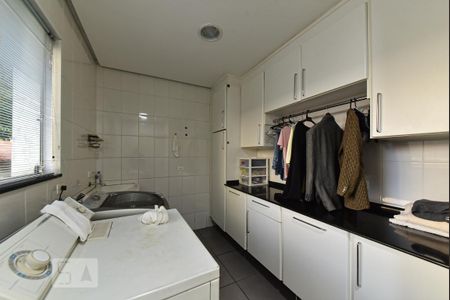 Casa para alugar com 550m², 4 quartos e 6 vagas Casa para alugar com 550m², 4 quartos e 6 vagasÁrea de Serviço