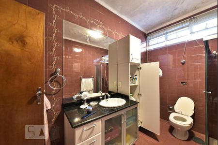 Casa para alugar com 550m², 4 quartos e 6 vagas Casa para alugar com 550m², 4 quartos e 6 vagasBanheiro da Suíte 3