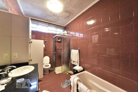 Casa para alugar com 550m², 4 quartos e 6 vagas Casa para alugar com 550m², 4 quartos e 6 vagasBanheiro da Suíte 3