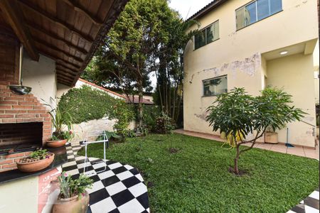 Casa para alugar com 550m², 4 quartos e 6 vagas Casa para alugar com 550m², 4 quartos e 6 vagasQuintal