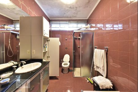 Casa para alugar com 550m², 4 quartos e 6 vagas Casa para alugar com 550m², 4 quartos e 6 vagasBanheiro da Suíte 3