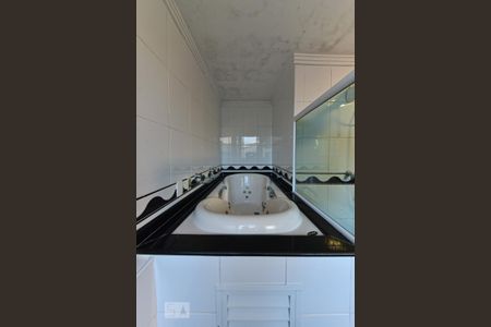 Casa para alugar com 550m², 4 quartos e 6 vagas Casa para alugar com 550m², 4 quartos e 6 vagasBanheiro da Suíte 1