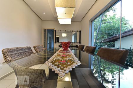 Casa para alugar com 550m², 4 quartos e 6 vagas Casa para alugar com 550m², 4 quartos e 6 vagasSala de Jantar