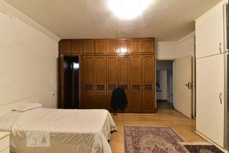 Casa para alugar com 550m², 4 quartos e 6 vagas Casa para alugar com 550m², 4 quartos e 6 vagasSuíte 3