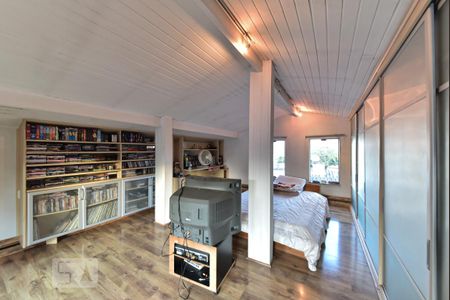 Casa para alugar com 550m², 4 quartos e 6 vagas Casa para alugar com 550m², 4 quartos e 6 vagasSótão