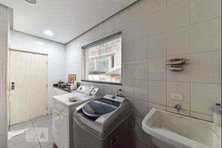 Casa para alugar com 550m², 4 quartos e 6 vagas Casa para alugar com 550m², 4 quartos e 6 vagasÁrea de Serviço