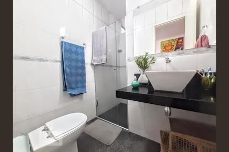 Banheiro de apartamento para alugar com 3 quartos, 110m² em Carmo, Belo Horizonte