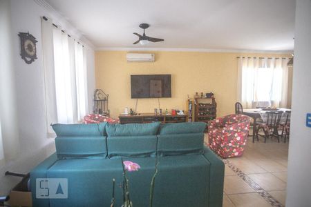 Sala de estar de casa à venda com 3 quartos, 178m² em Nova Petrópolis, São Bernardo do Campo