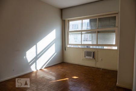 Quarto 1 de apartamento à venda com 3 quartos, 230m² em Copacabana, Rio de Janeiro