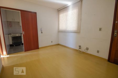 Sala de apartamento para alugar com 2 quartos, 48m² em Itapoã, Belo Horizonte