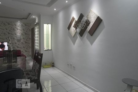 Sala de casa de condomínio à venda com 2 quartos, 92m² em Itaquera, São Paulo