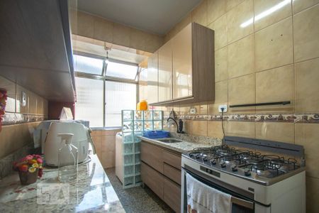 Cozinha de apartamento à venda com 2 quartos, 65m² em Navegantes, Porto Alegre