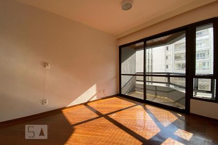 Sala de apartamento para alugar com 3 quartos, 72m² em Real Parque, São Paulo