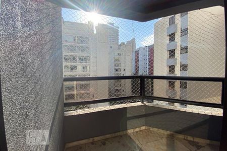 Sacada de apartamento para alugar com 3 quartos, 72m² em Real Parque, São Paulo