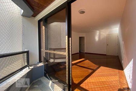 Sacada de apartamento para alugar com 3 quartos, 72m² em Real Parque, São Paulo